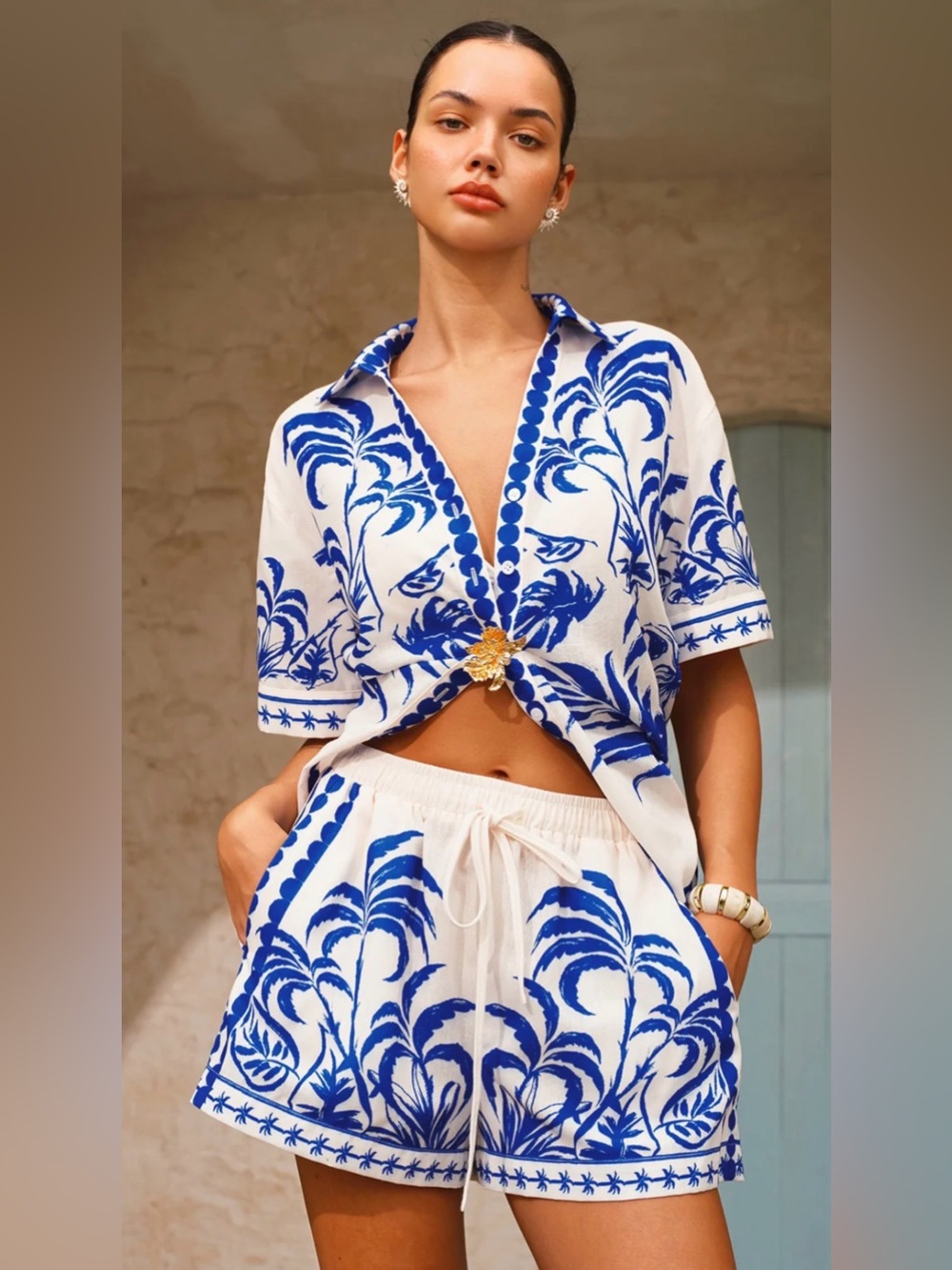 NWT Commense White & Blue Palm Short Set - Small